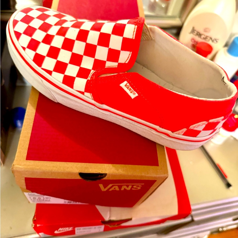 “Asher” Women Van 6.5